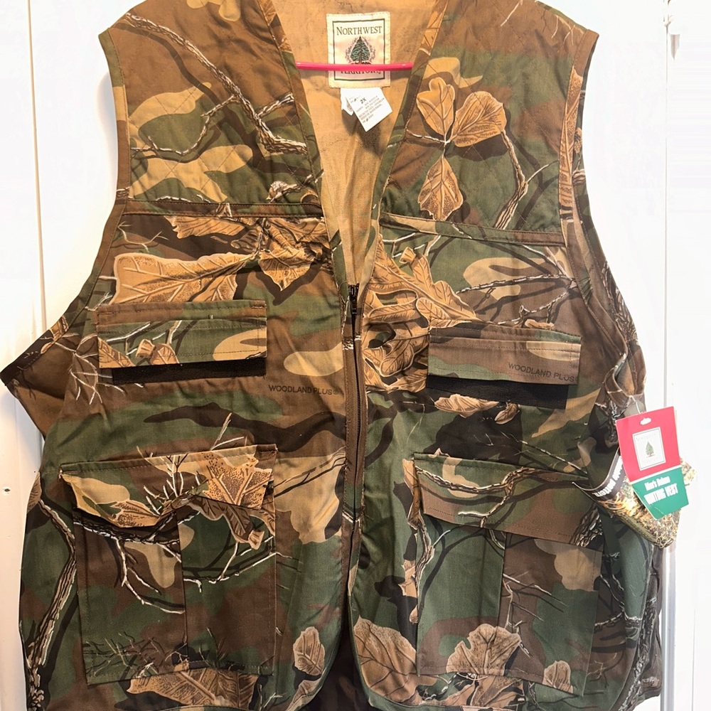Northwest Territory Men's Deluxe Camouflage Vest